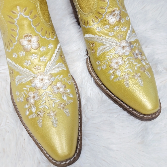 🕊️ Anthropologie Dingo Gold Floral Western Ankle Boots size 9 - Picture 5 of 7